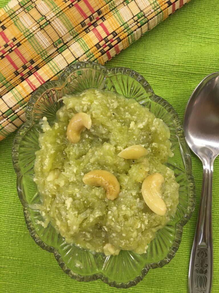 Dudhi /lauki halwa served in a bowl