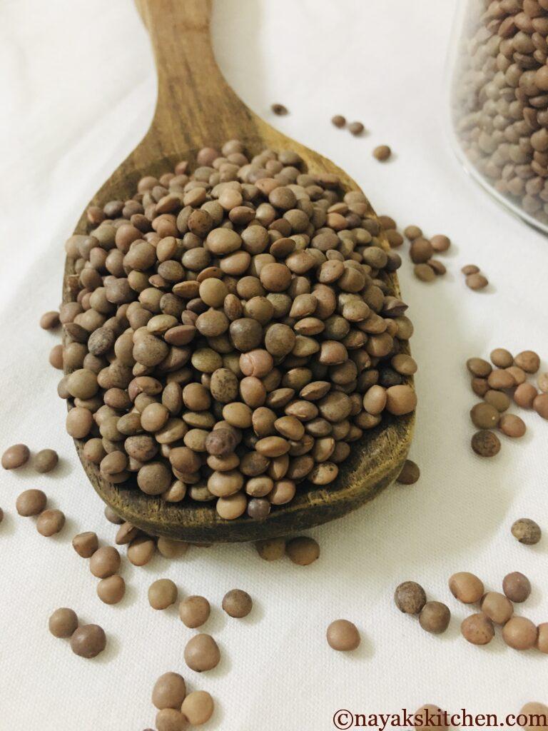 Masoor in a wooden spoon