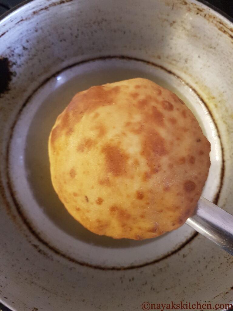 Perfectly fried banana bun/poori ready!
