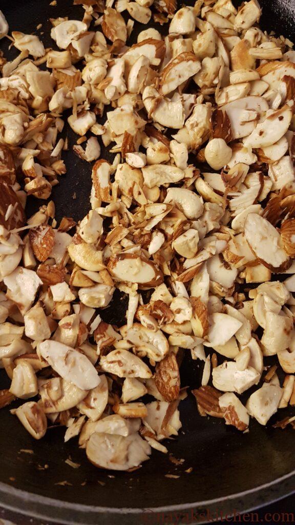 Roasted cashew and almonds