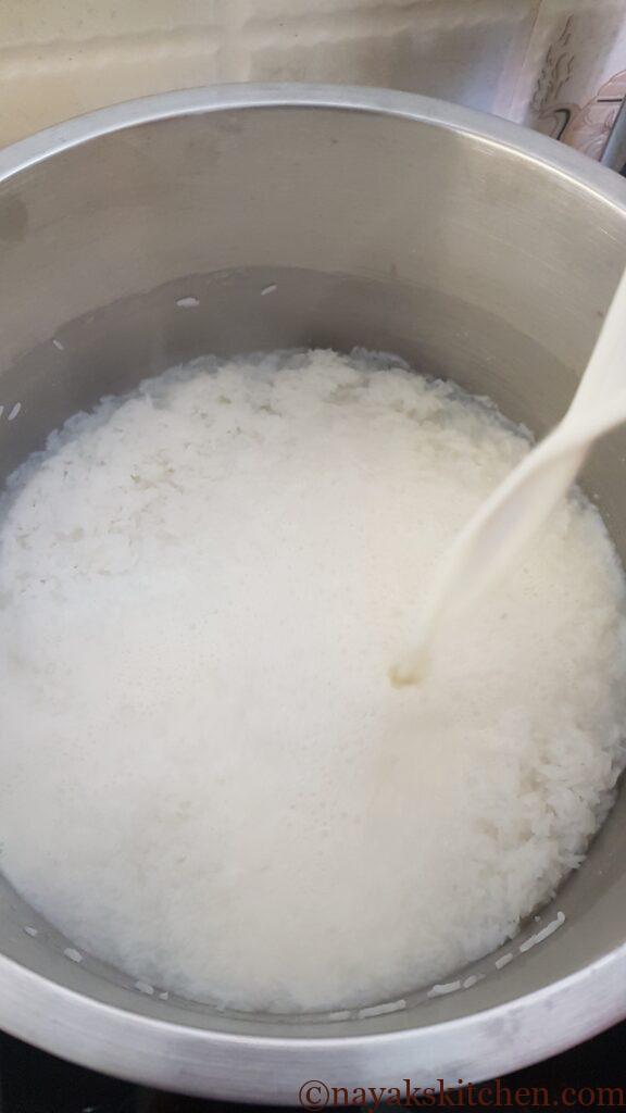 Adding milk to cooked rice