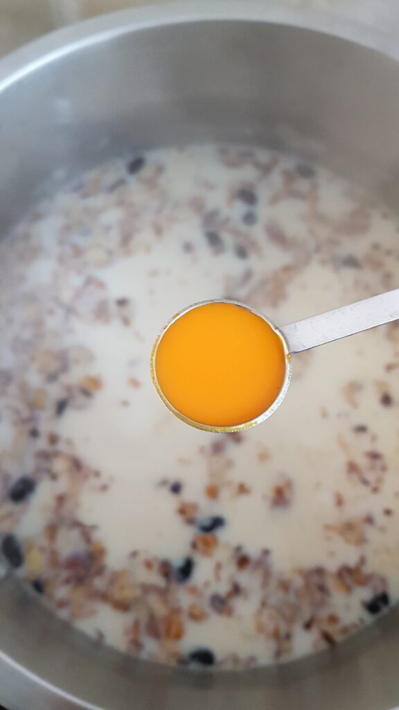 Adding food colour solution