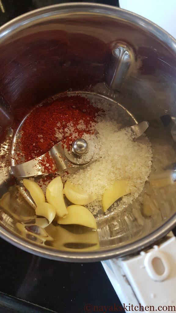 Ingredients of red chutney