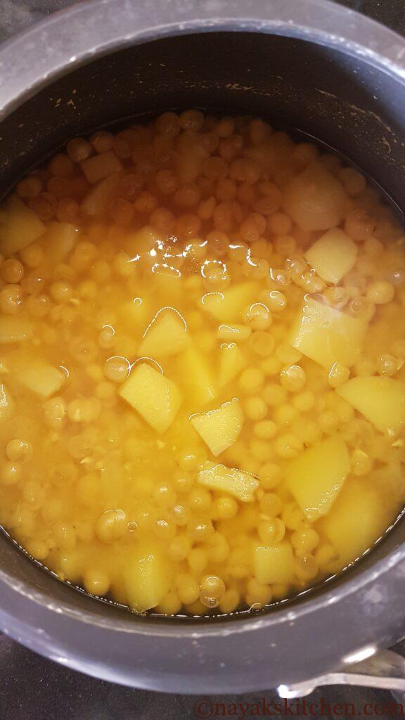 Cooked white peas