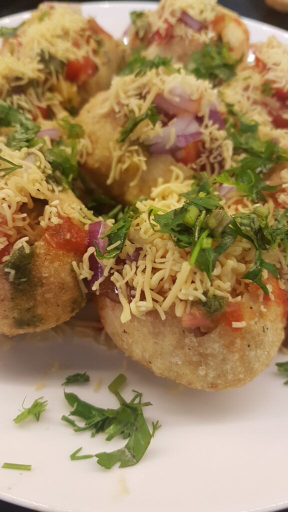 Garnishing with coriander