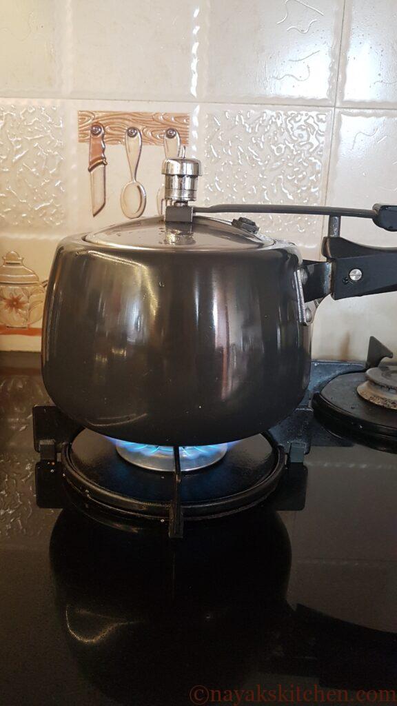 Pressure cooking white peas