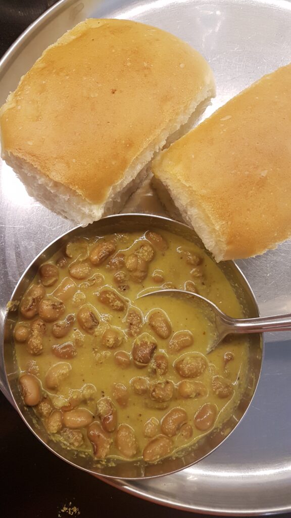 Alsanyache Tonak | Red Cow Peas Curry | Authentic Goan-Style Alsande Tonak