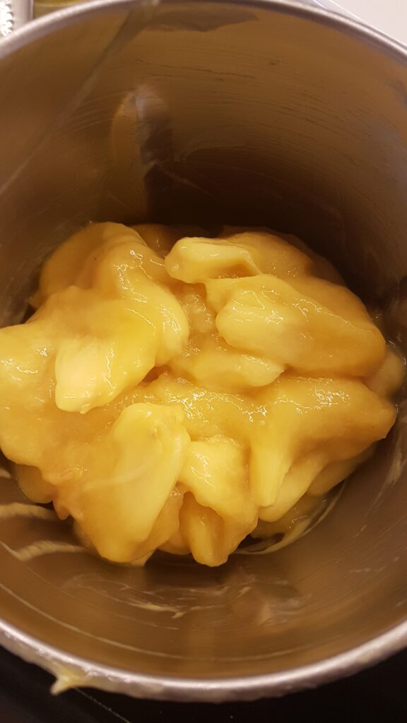 Adding jackfruit pods to a mixie