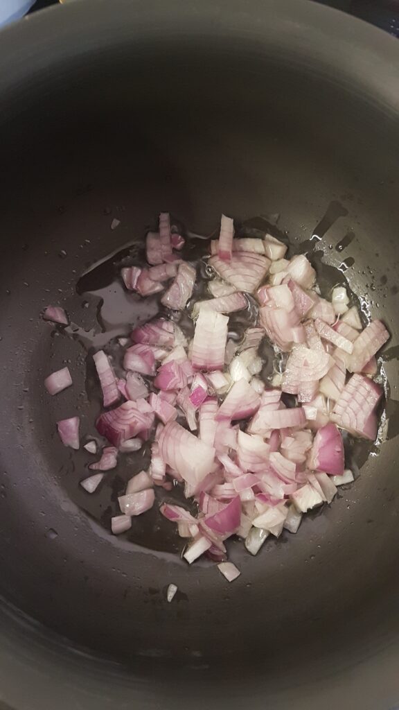 Sauteing onion in oil