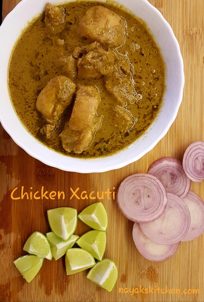 Chicken Xacuti served in a bowl