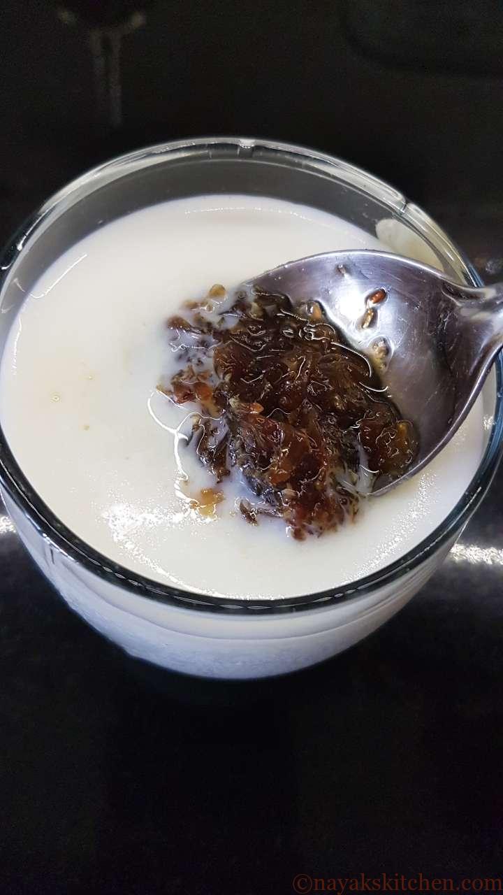 Adding gulkand to milk