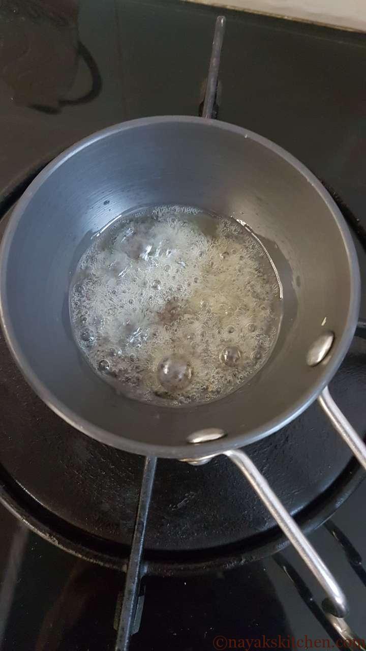 Adding mustard to heated oil