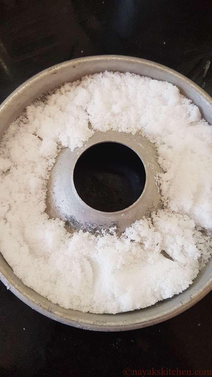 Cake pan plate with salt