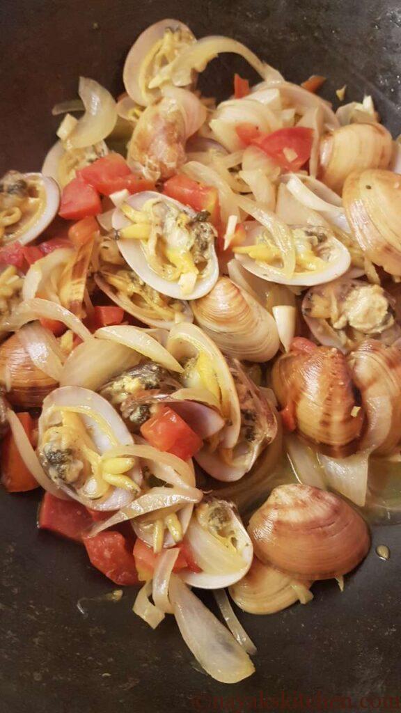 Cooked clams/tisreo