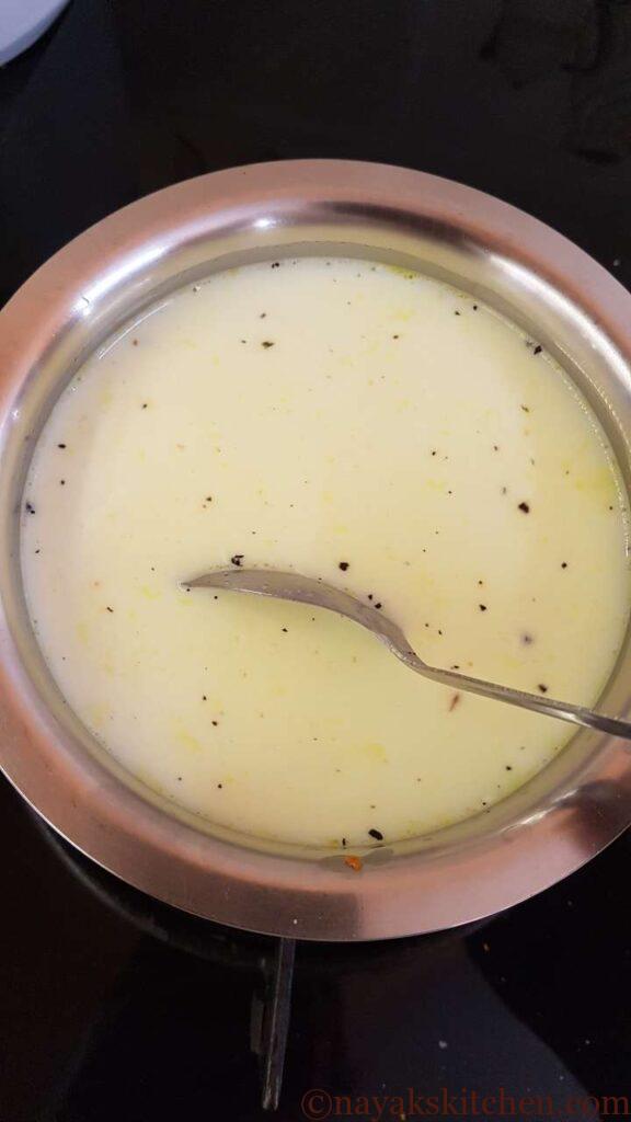 Mixing hot doodh well