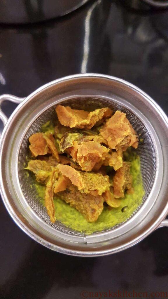 Straining haldi drink