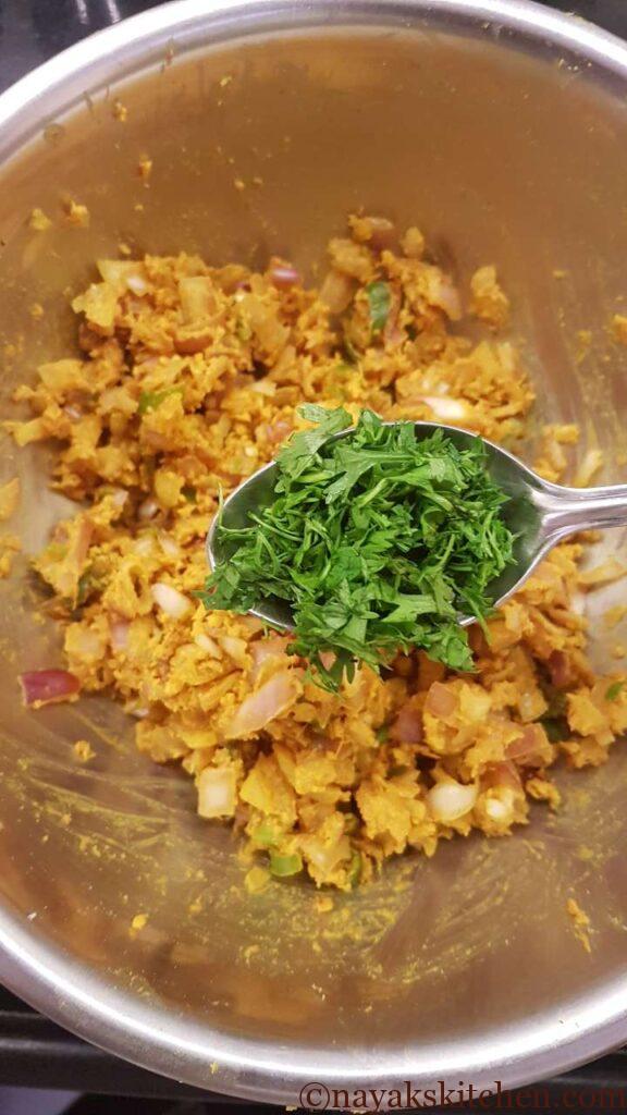 Adding coriander to mixture