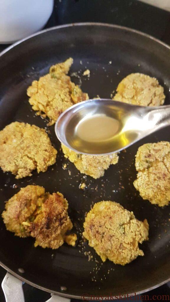 Adding oil to cutlets