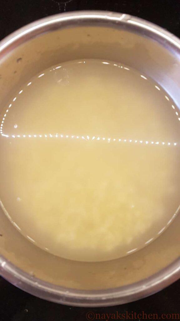Soaking basmati rice for half an hour
