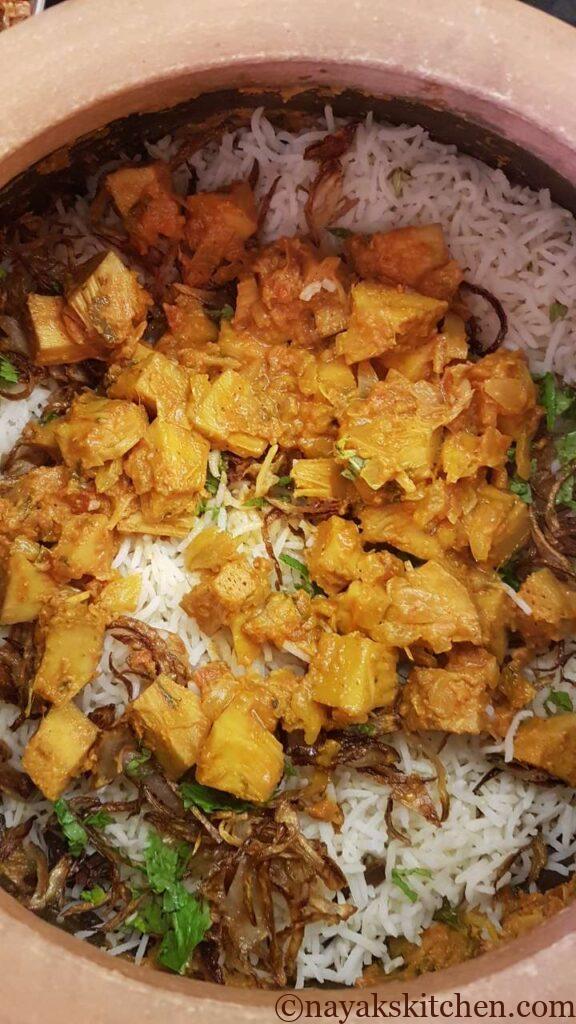 Adding remaining jackfruit chunks