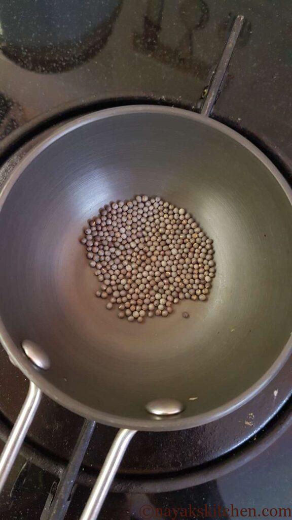 Dry roasted mustard seeds